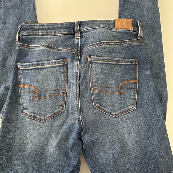 American Eagle Outfitters Blue Jeans with Classic Medium Wash - Picture 3 of 4